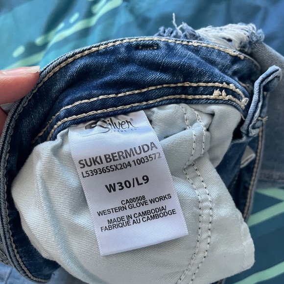 Ladies Silver Jeans Suki Bermuda Short Size 30 - Picture 3 of 3